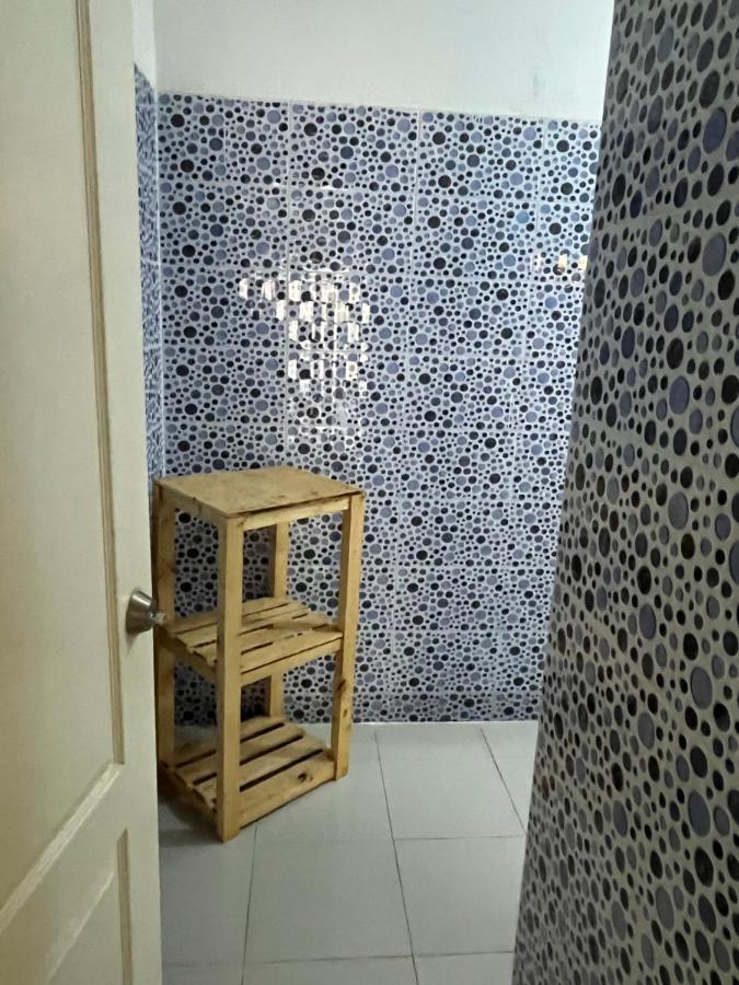 Les 5 Lanternes By Clara Bed & Breakfast Dakar Bagian luar foto