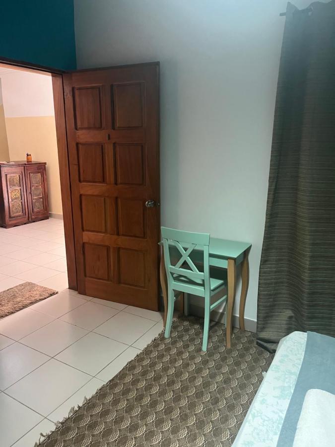 Les 5 Lanternes By Clara Bed & Breakfast Dakar Bagian luar foto