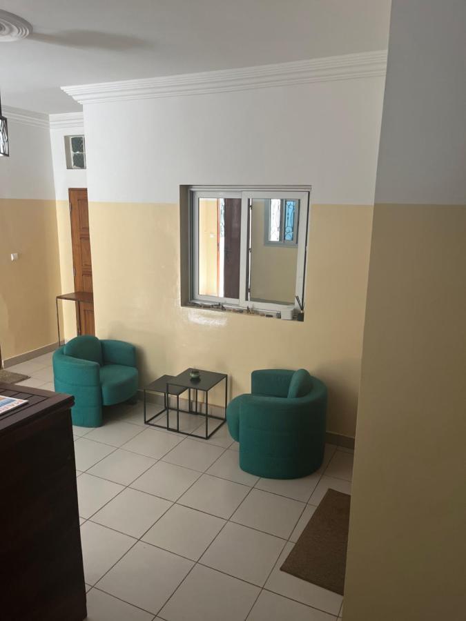 Les 5 Lanternes By Clara Bed & Breakfast Dakar Bagian luar foto