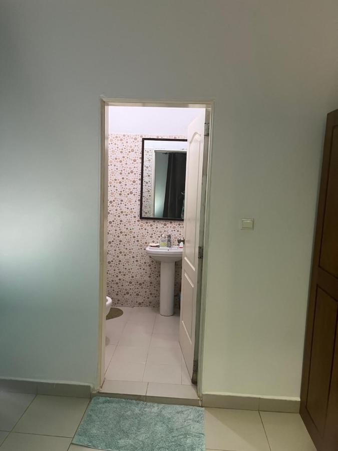 Les 5 Lanternes By Clara Bed & Breakfast Dakar Bagian luar foto